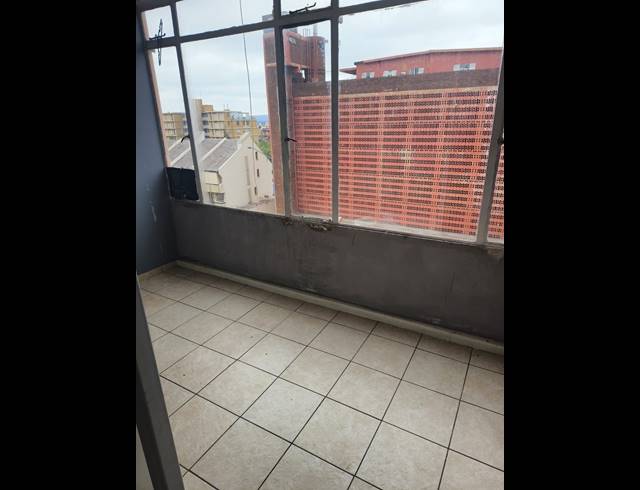 1 BEDROOM APARTMENT FOR SALE IN MUCKLENEUK